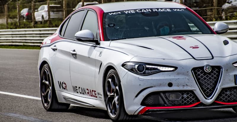 Guidare una Alfa Giulia in pista