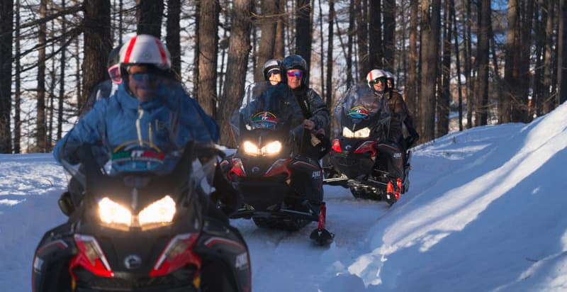 Tour in motoslitta al tramonto con aperitivo