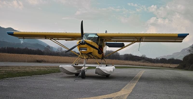 Volo con idrovolante